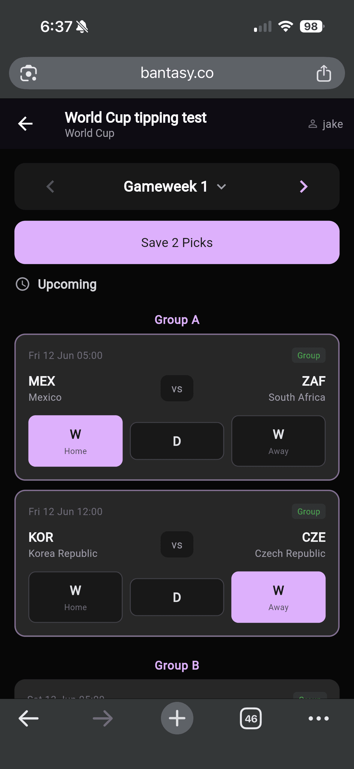 Round tipping screen with pending picks